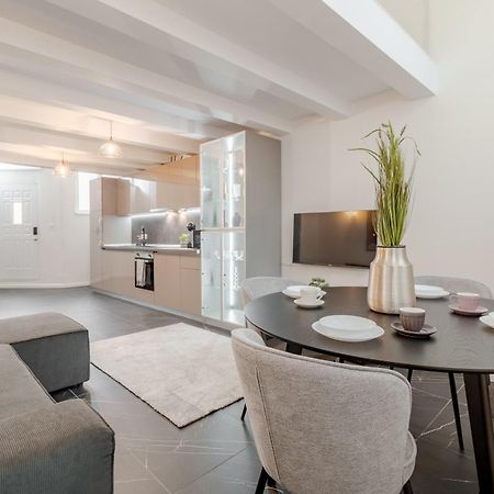 Apartament Ultra-Central Lux + Free Parking + Self Check-In Oradea Eksteriør billede