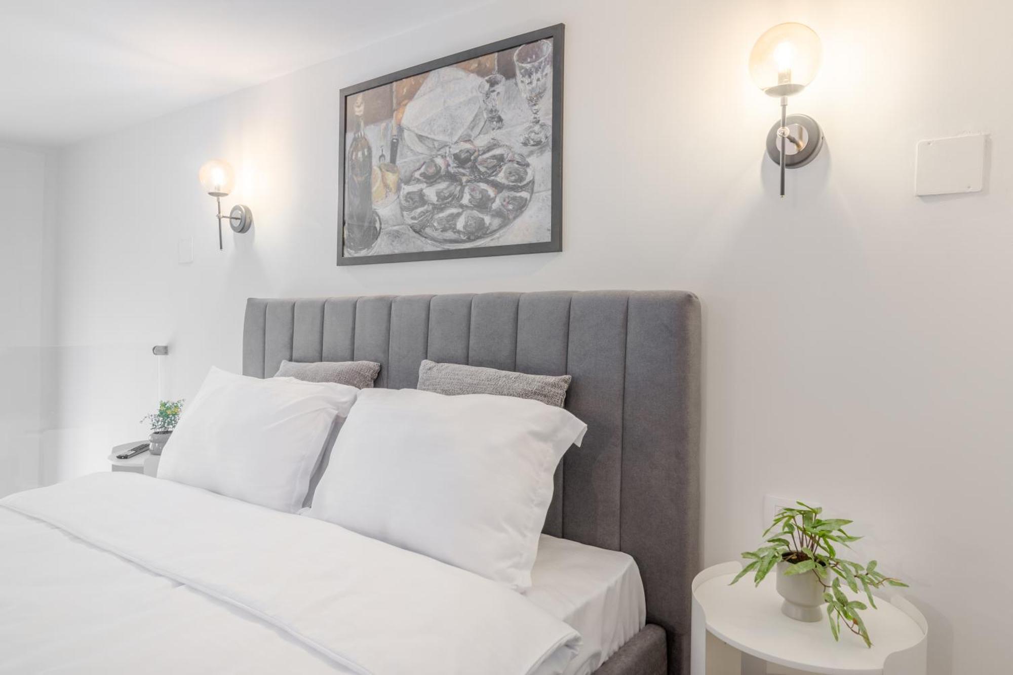 Apartament Ultra-Central Lux + Free Parking + Self Check-In Oradea Eksteriør billede